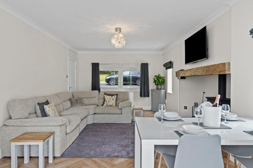 White Cottage Stunning Contemporary 2 Bedroom 2 Ensuite Annex With Hot Tub 普里茅斯 外观 照片