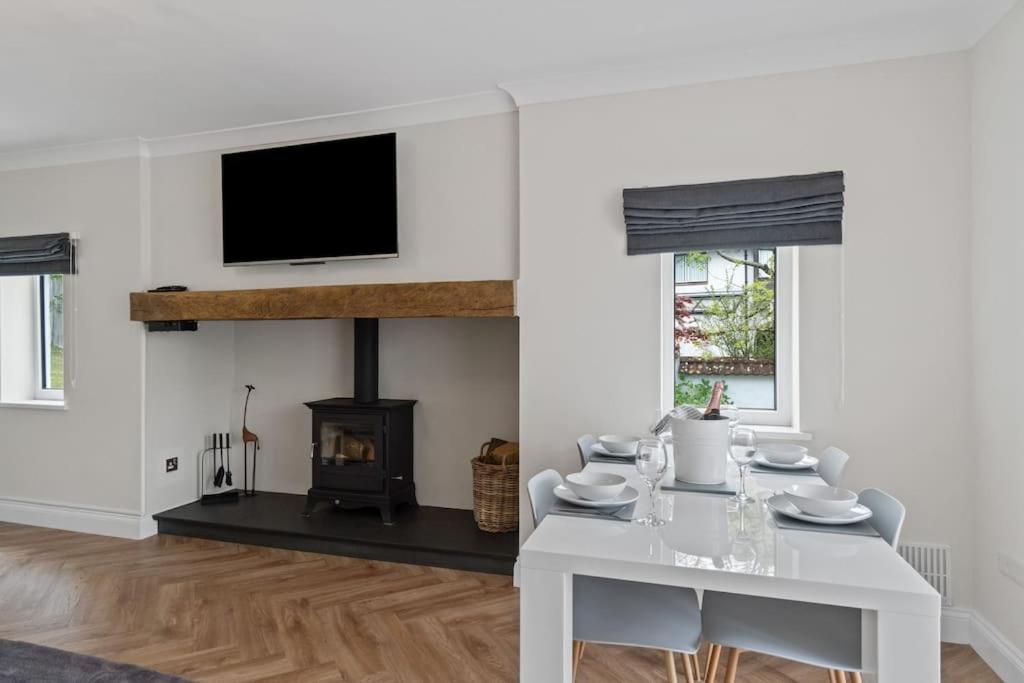 White Cottage Stunning Contemporary 2 Bedroom 2 Ensuite Annex With Hot Tub 普里茅斯 外观 照片