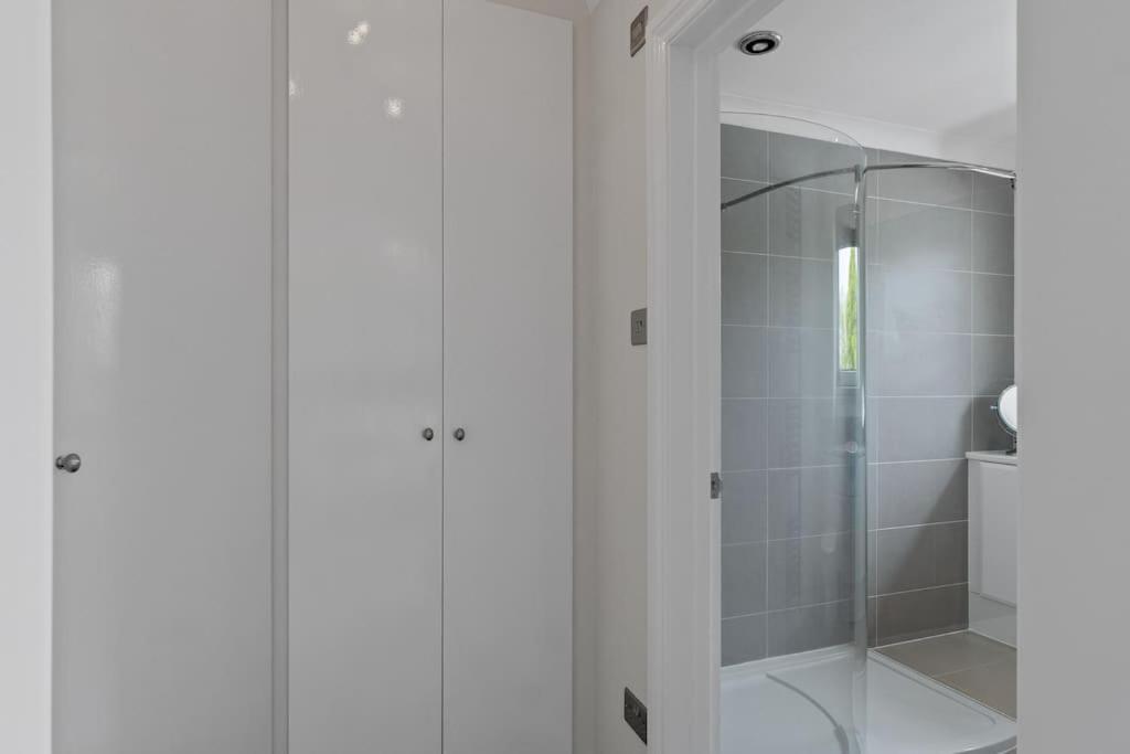 White Cottage Stunning Contemporary 2 Bedroom 2 Ensuite Annex With Hot Tub 普里茅斯 外观 照片